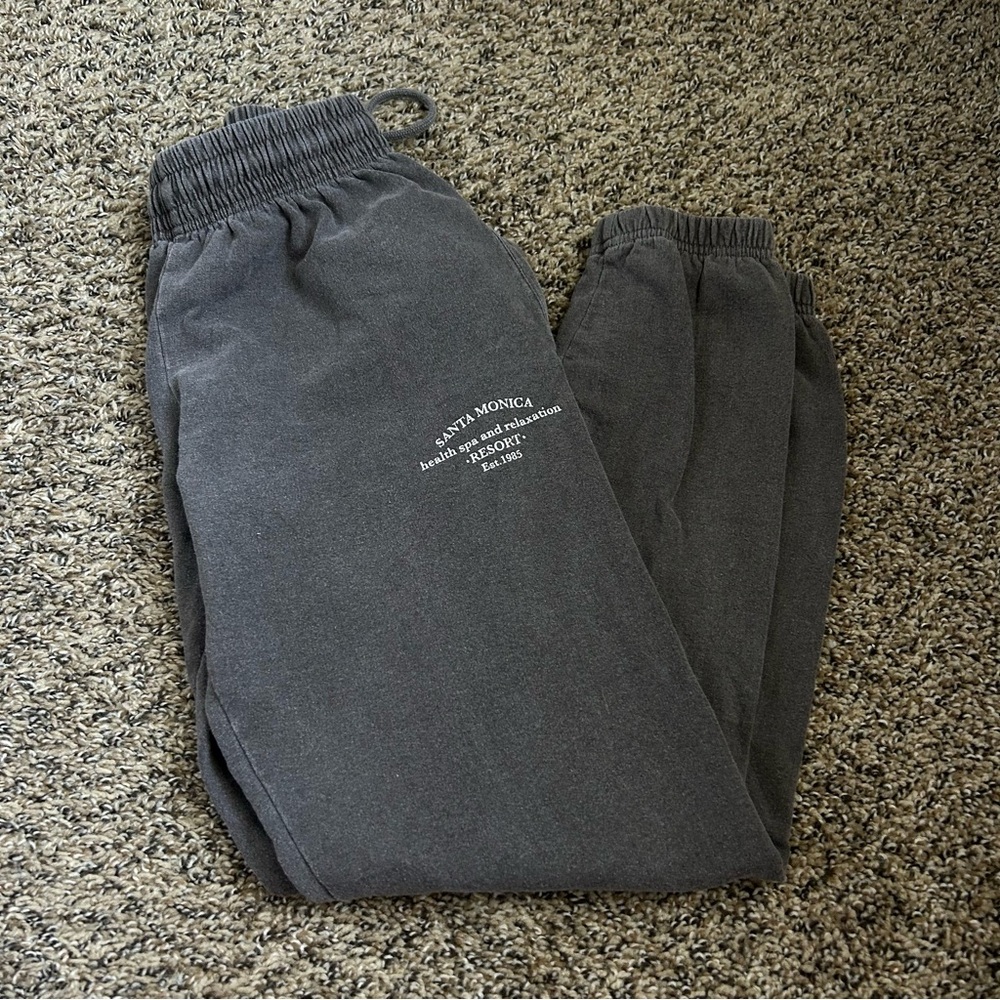 Pretty Little Thing Brown Santa Monica Sweatpants Size XS